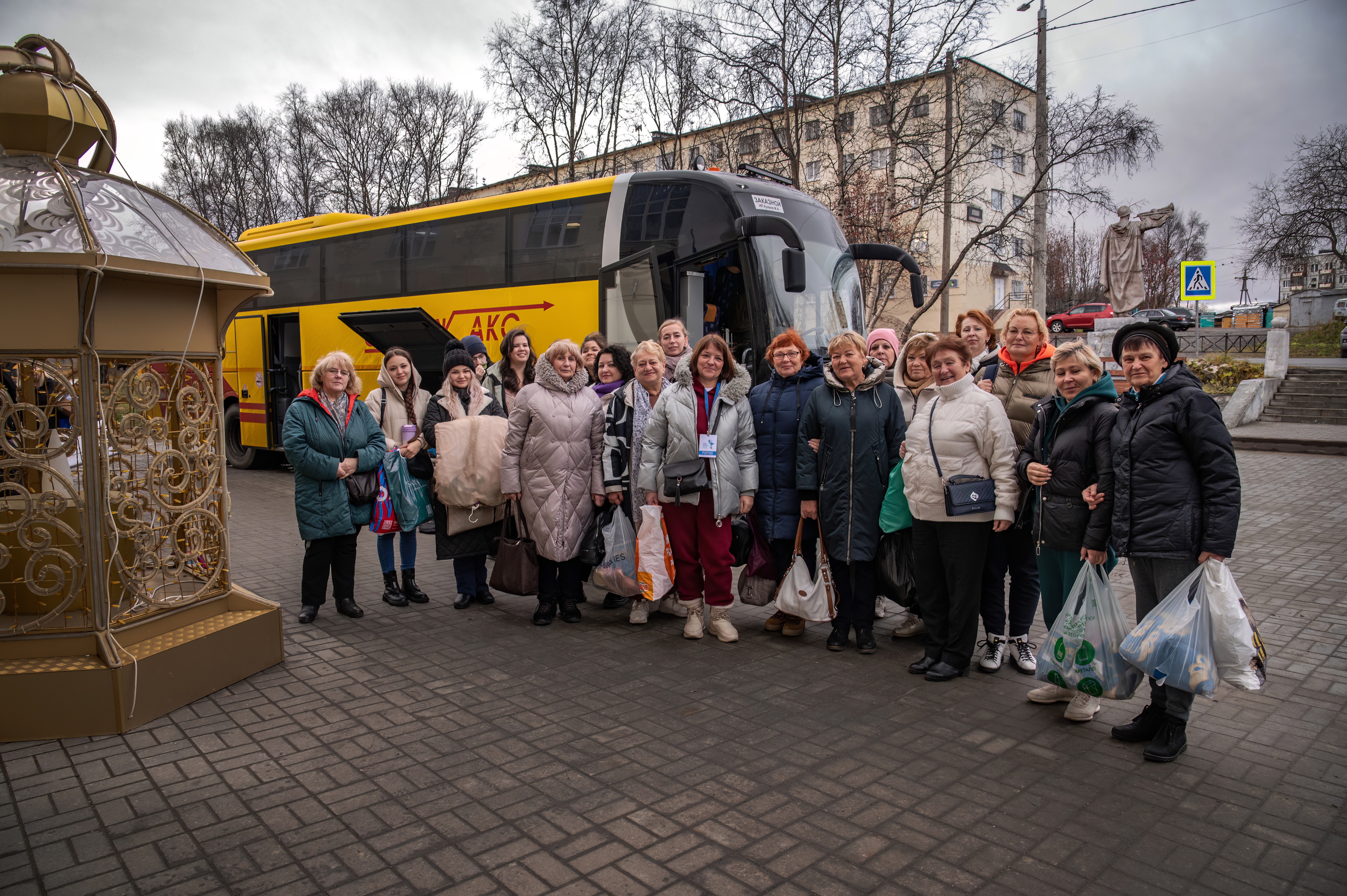 Выездной концерт в п. Печенга участников Межрегионального фестиваля-конкурса патриотической песни "Север звучит!", 25.10.24. Фото Е.Коваленко