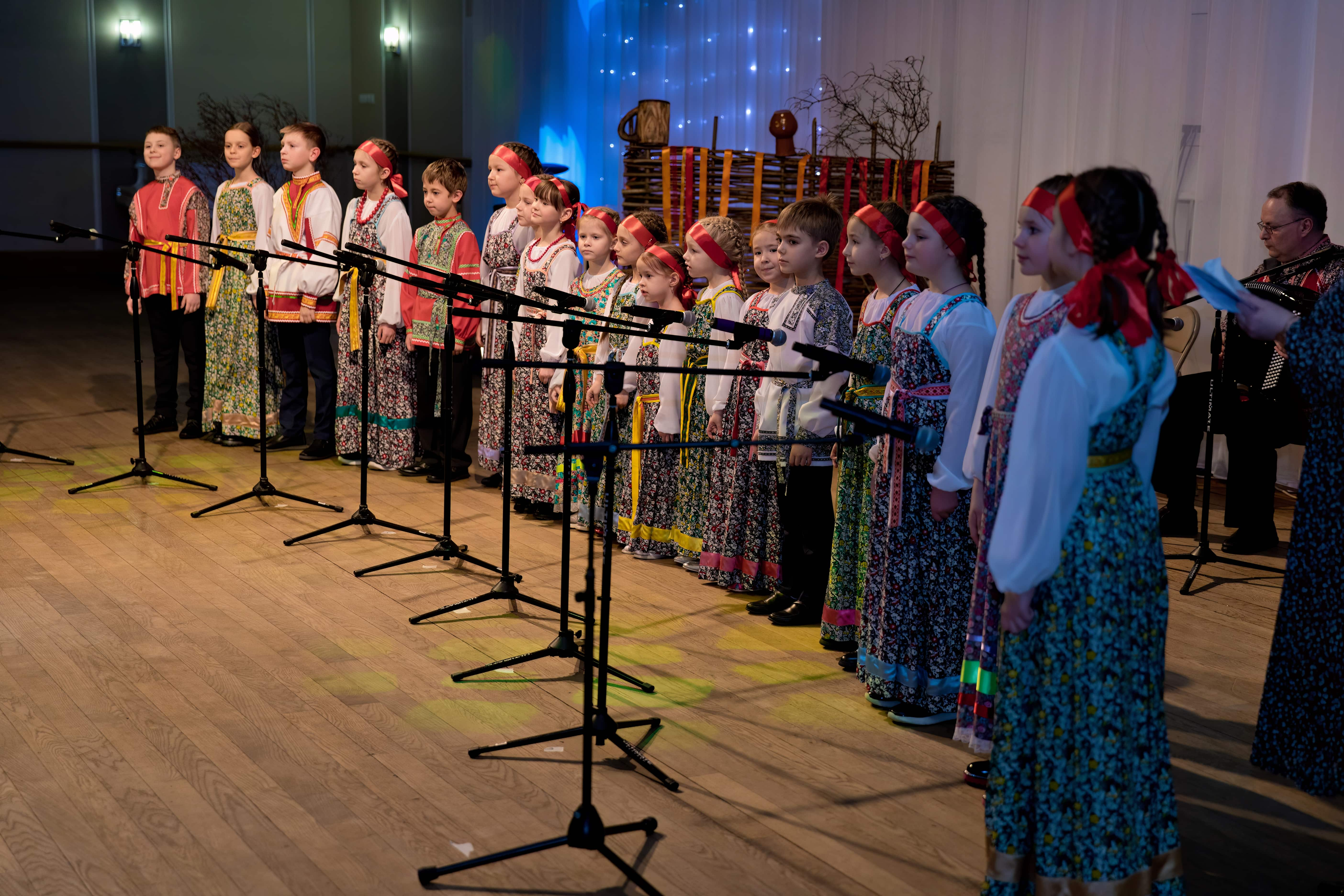 10.03.24 - Концерт "Мама улыбнется - весна начнется" ансамбля народной песни "Горенка" и фольклорного ансамбля "Потешенки" - фото А.Кучерук